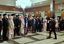 Momen Keakraban Presiden Prabowo dengan WNI di Islamabad