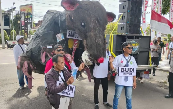 Aktivis Gelar Aksi Anti Korupsi di Banyuwangi