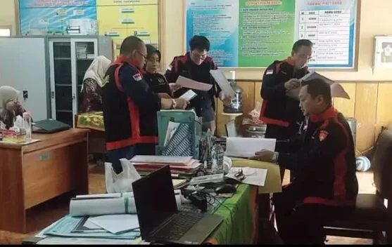 Kejari Jember Geledah Sekolah Usut Korupsi Anggaran BOS