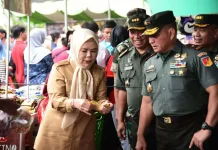 Pemprov Gorontalo Tutup Pasar Murah Bersubsidi di Yonif-713  