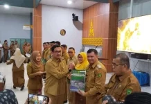 Kecamatan Bunguran Timur Terima Penghargaan Penggunaan Aplikasi Srikandi