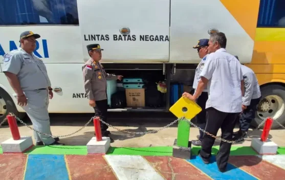 Polsek Sekayam Pastikan Lalulintas Nataru Aman Tertib