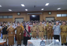 Walikota Cimahi Apresiasi Siswa Berprestasi dalam Penyaluran Bantuan 