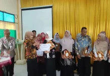 Belasan Sekolah di Kendal Terima SK Sekolah Adiwiyata 