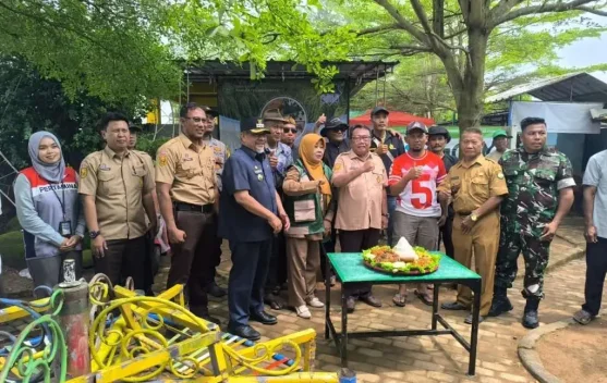 Petani Kedokan Bunder Panen 12,11 Ton Perhektar