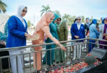 Ziarah TMP Tanjung Karang Warnai Peringatan Hari Ibu