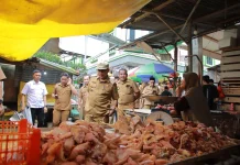 Bupati Bengkayang Sidak Pasar Bengkayang Jelang Nataru