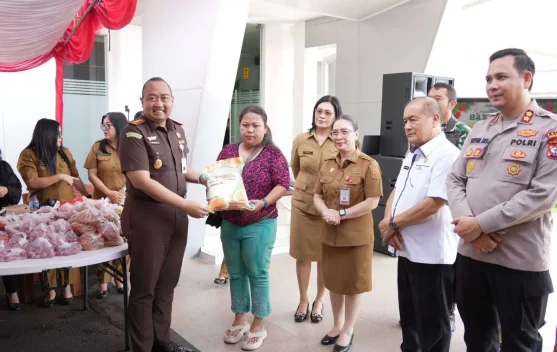 Forkopimda Minahasa Gelar Bazaar Natal Jaga Pangan