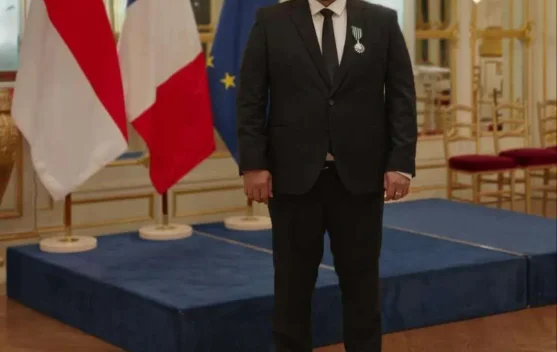 Joko Anwar Terima Penghargaan Dari Prancis