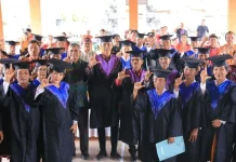 Wabup Klungkung Hadiri Wisuda Sekolah Lansia Desa Aan