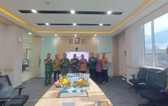 Dandim 0206/Dairi Beri Surprise HUT ke-130 BRI Sidikalang