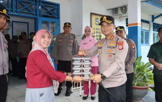 SPPG Polres Maros Beroperasi, 960 Siswa Terima MBG