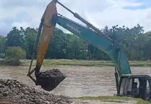 Excavator Dikerahkan Normalisasi Sungai Aek Sirahar Pascabencana Tapteng