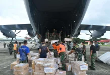 TNI Bawa 22 Ton Obat Bagi Korban Bencana Aceh