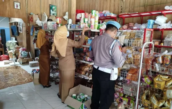 Sidak Jelang Nataru, Satgas Pangan Sragen Amankan Mamin Kadaluarsa