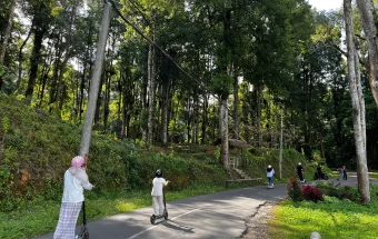 Wisata Kekinian Berastagi Pakai Scooter Listrik
