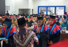 Sekolah Lansia Istiqomah Prajuritan Wisuda 94 Lulusan