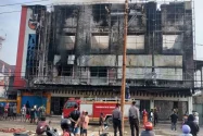 Toko Senyum 5000 Hangus Terbakar Dilahap Sijago Merah