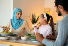 Bukan Sekadar Kenyang, Ini Adab Makan dalam Islam