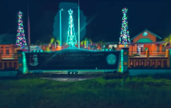 Kandang dan Lampu Natal Percantik Wajah Kota Keppi