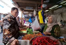 Tinjau Pasar Polak, BHS Temukan Kenaikan Harga Cabai