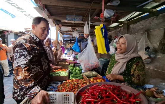 Tinjau Pasar Polak, BHS Temukan Kenaikan Harga Cabai