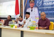 Wakil Wali Kota Kendari Beri Materi Seminar Pembangunan