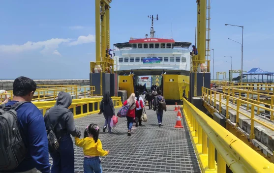 Gelombang Tinggi Berpotensi Ganggu Jalur Penyebrangan Moment Nataru