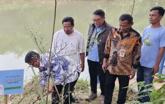 Banten Teduh, Ribuan Bibit Pohon DIbagikan  