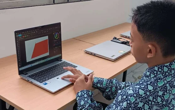 Laptop Perdana Hadir untuk Siswa Prasejahtera Sekolah Rakyat