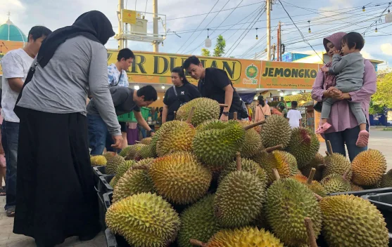Ribuan Buah Bazar Durian BK Terjual  Hitungan Jam