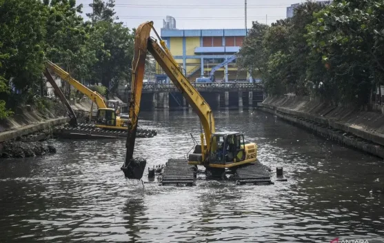 Jakarta Prioritizes Flood and Waste Management Despite 2026 Budget Decrease