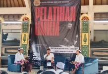 Owner “Warung Di Teba”Beri Pelatihan UMKM di Samplangan