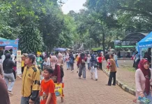 Jakarta's Ragunan Zoo Tightens Rules as Holiday Visitors Surge