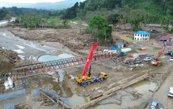 Government Ramps Up Bridge Recovery Efforts in Sumatra