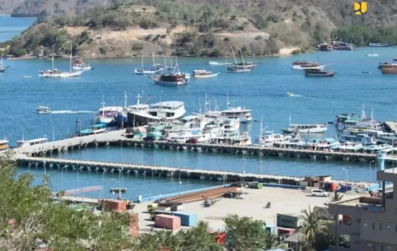 Labuan Bajo Temporarily Halts Sailing Due to Extreme Weather