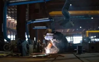 Aktivitas Manufaktur China Kembali Tumbuh Lampaui Ekspektasi