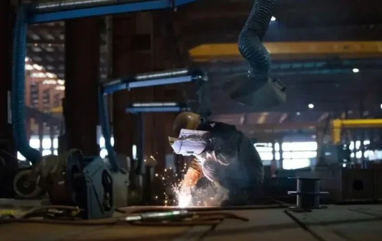 Aktivitas Manufaktur China Kembali Tumbuh Lampaui Ekspektasi