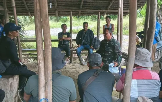 Babinsa TNI Ajak Warga di Babahrot Jaga Hutan