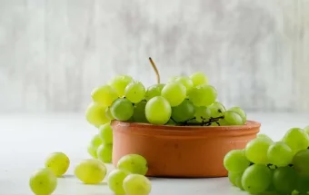 Tradisi Makan 12 Anggur di Malam Tahun Baru