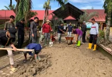 UIN Lhokseumawe Bersihkan Fasilitas SMAN 1 Tanah Luas