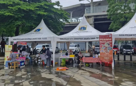 Pedagang UMKM Berharap Berkah di Malam Tahun Baru