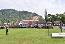 Bupati Tapteng Ajak Guru Tanamkan Nilai Kepedulian Lingkungan