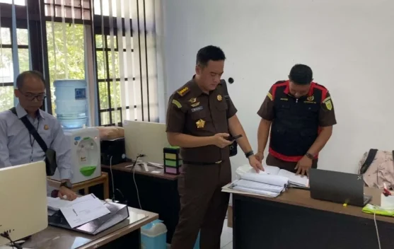 Kejati Kalteng Geledah Kantor DPMPTSP Kasus Korupsi Zircon