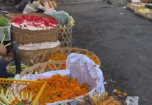 Fluktuasi Harga Bunga di Pasar Galiran