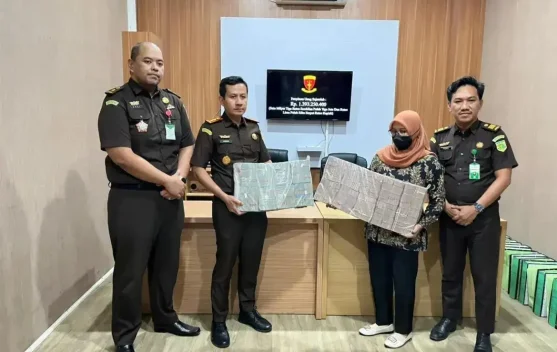 Kejari Tabalong Sita Uang Dugaan Korupsi Bank BUMN