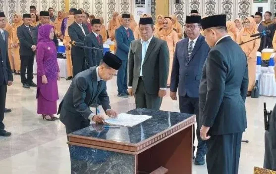 Anang Dilantik Kembali sebagai Kepala Dinas Kesehatan, P2KB