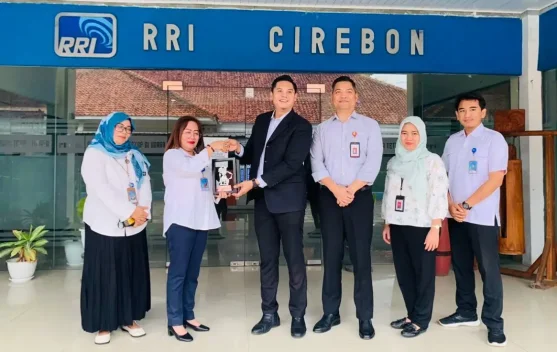 OJK Cirebon dan RRI Perkuat Literasi Keuangan
