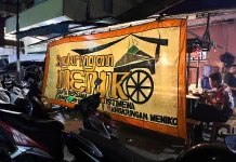 Angkringan Meniko Tempat Kuliner Malam di Kota Jayapura