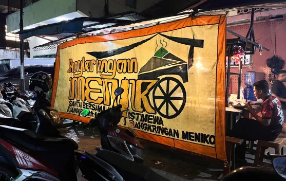 Angkringan Meniko Tempat Kuliner Malam di Kota Jayapura